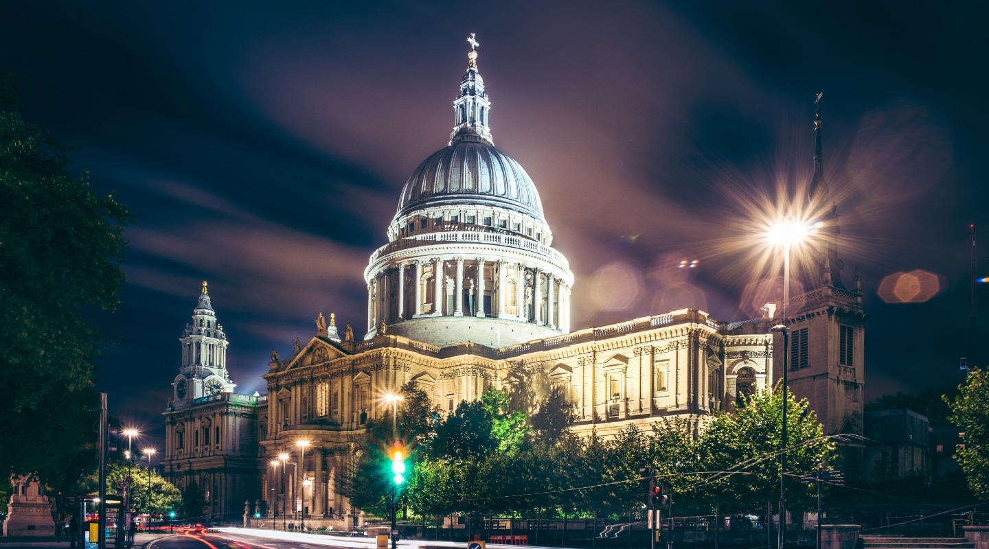 Visit St Pauls cathedral