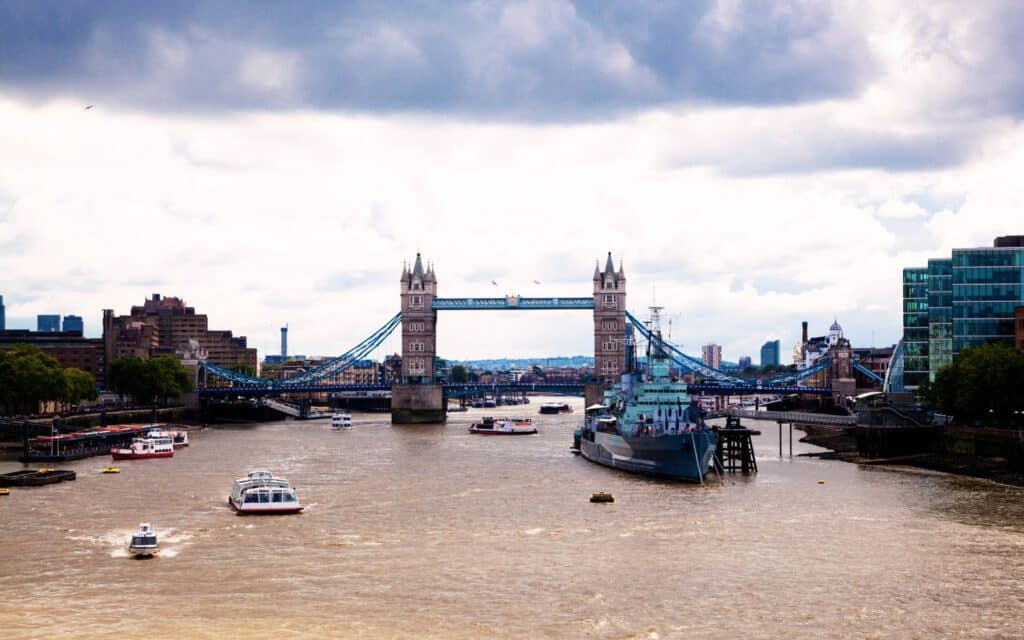 best speed boat tours in London featured image